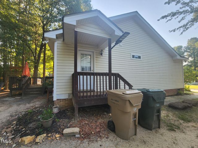 209 Trestlewood Lane, Clayton, NC 27520