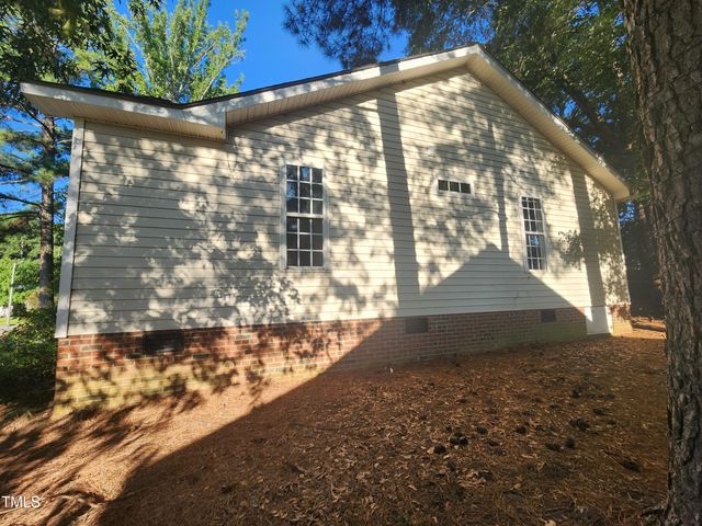209 Trestlewood Lane, Clayton, NC 27520