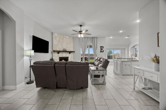 3904 Holly Springs Lane, Kaufman, TX 75142