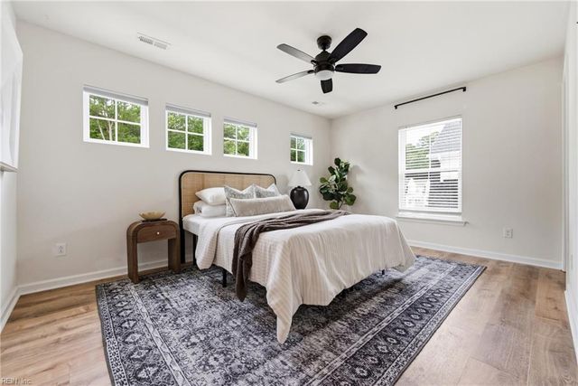 137 Mizzen Quarter LOOP, Yorktown, VA 23693