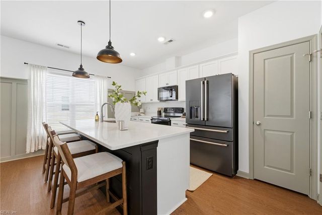 137 Mizzen Quarter LOOP, Yorktown, VA 23693