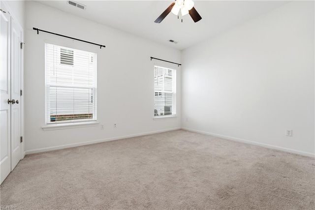137 Mizzen Quarter LOOP, Yorktown, VA 23693