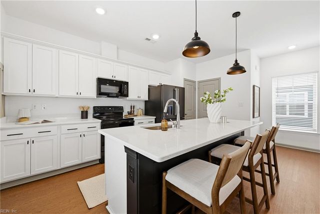 137 Mizzen Quarter LOOP, Yorktown, VA 23693