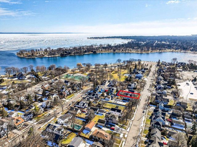 201 5TH STREET, Neenah, WI 54956