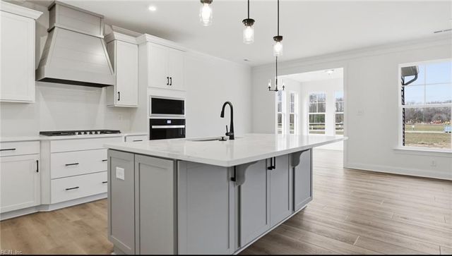 2114 Wentworth XING, Smithfield, VA 23430