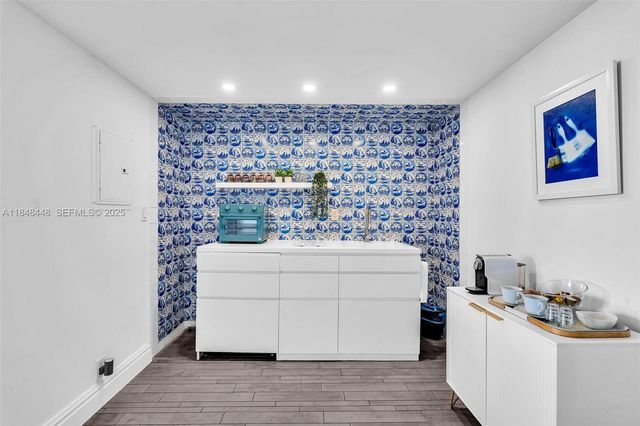 1100 West Avenue 1019, Miami Beach, FL 33139