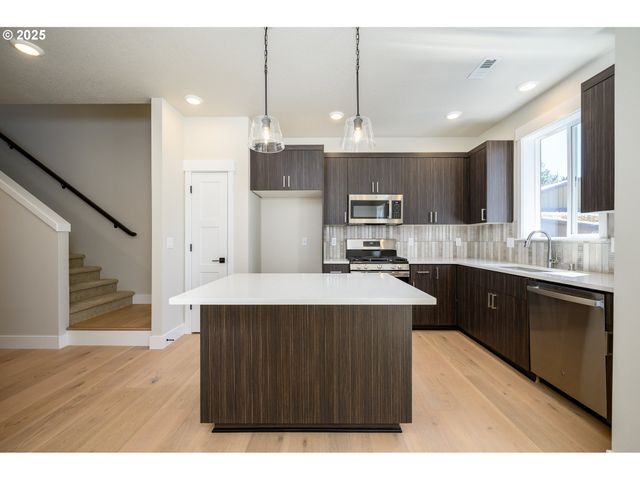 3208 E PROVINCE Ct, Newberg, OR 97132