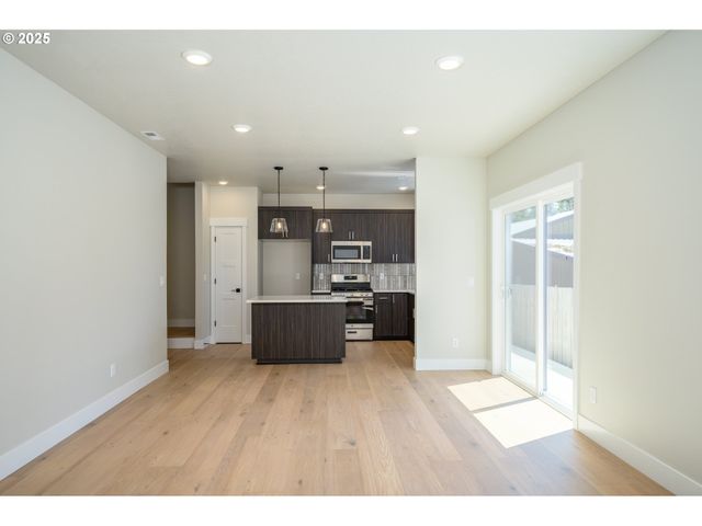 3208 E PROVINCE Ct, Newberg, OR 97132