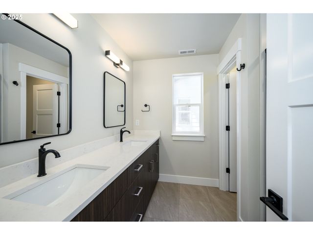 3208 E PROVINCE Ct, Newberg, OR 97132