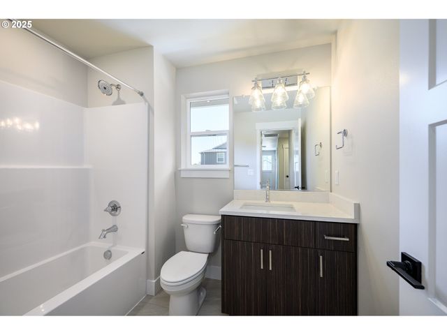 3208 E PROVINCE Ct, Newberg, OR 97132