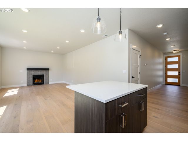 3208 E PROVINCE Ct, Newberg, OR 97132