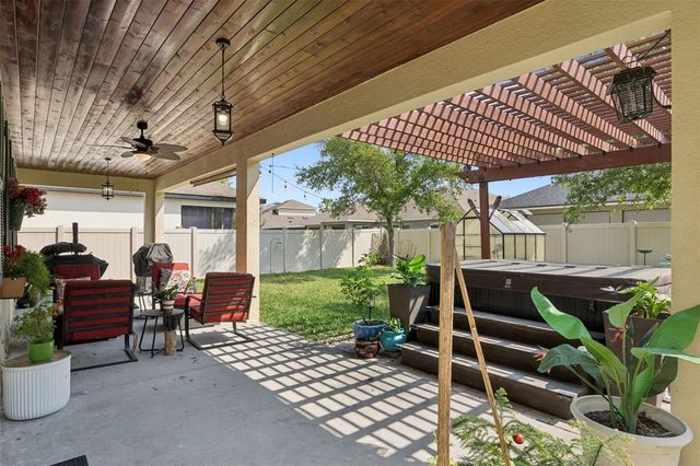 1128 WHITE WATER BAY DRIVE, Groveland, FL 34736