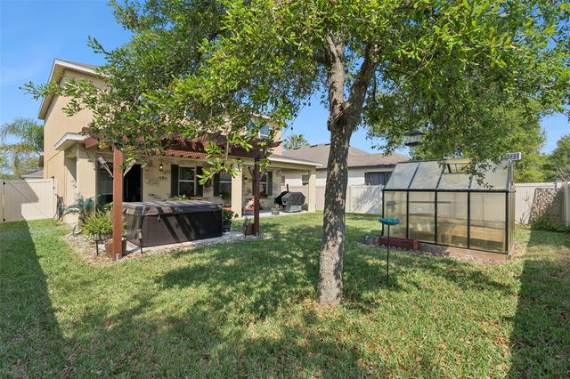 1128 WHITE WATER BAY DRIVE, Groveland, FL 34736