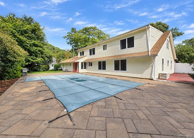 14 Seabrook Lane, Stony Brook, NY 11790