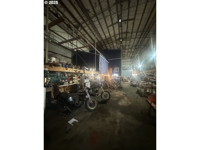 700 PARK Ave 703,625, Lakeside, OR 97449