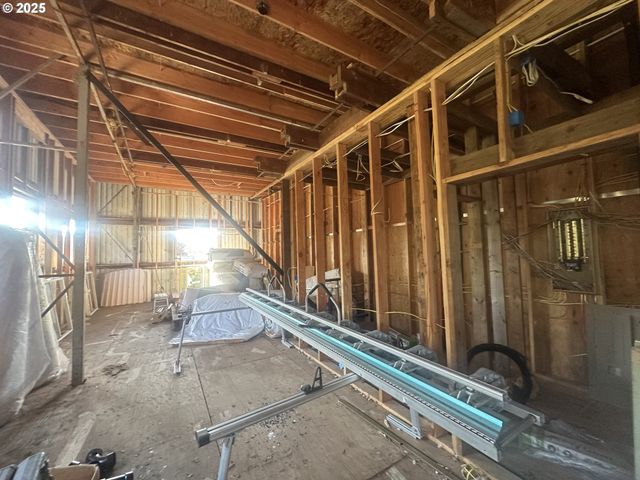 700 PARK Ave 703,625, Lakeside, OR 97449