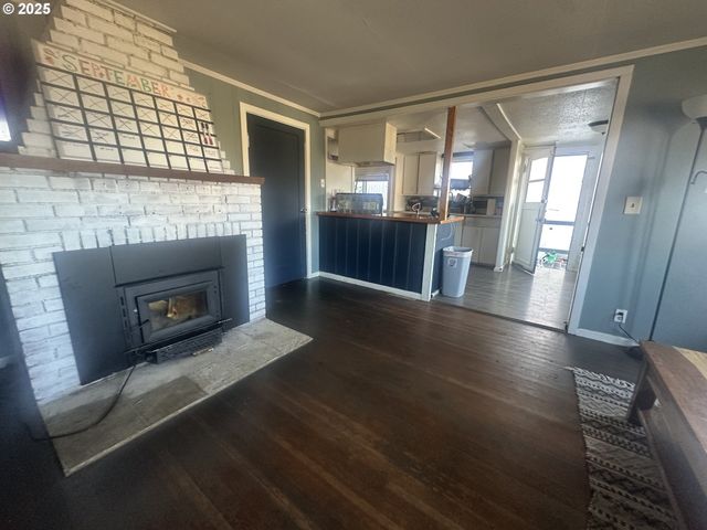 700 PARK Ave 703,625, Lakeside, OR 97449