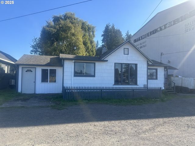 700 PARK Ave 703,625, Lakeside, OR 97449