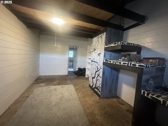 700 PARK Ave 703,625, Lakeside, OR 97449