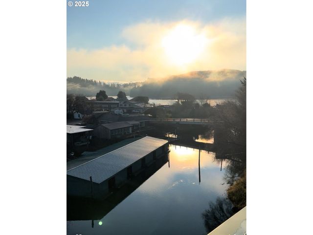 700 PARK Ave 703,625, Lakeside, OR 97449