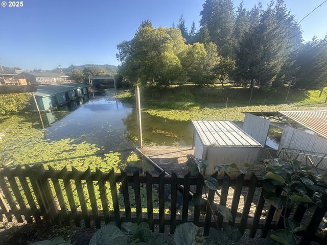 700 PARK Ave 703,625, Lakeside, OR 97449