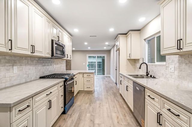 3038 E Sample Avenue, Fresno, CA 93710