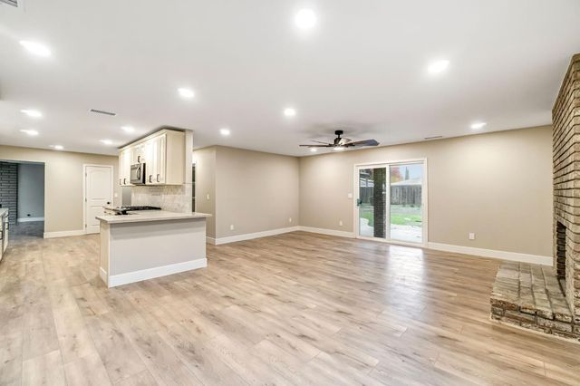 3038 E Sample Avenue, Fresno, CA 93710