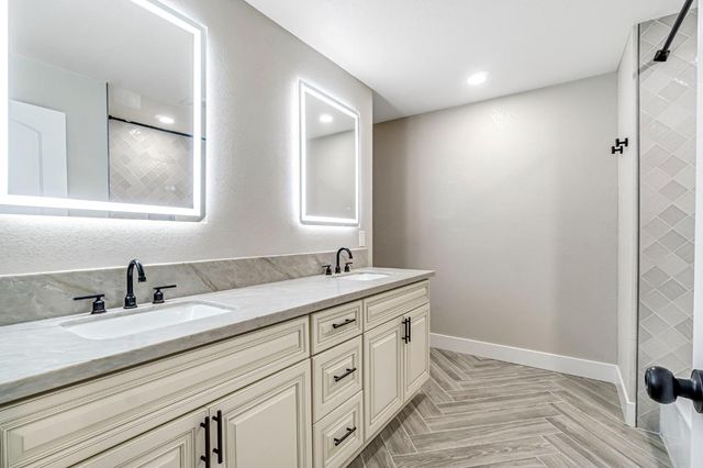 3038 E Sample Avenue, Fresno, CA 93710