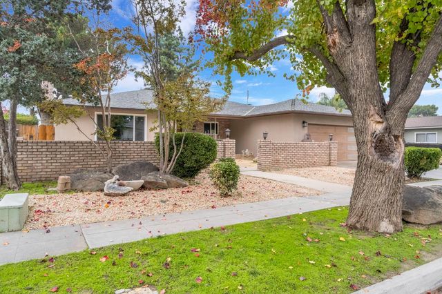 3038 E Sample Avenue, Fresno, CA 93710