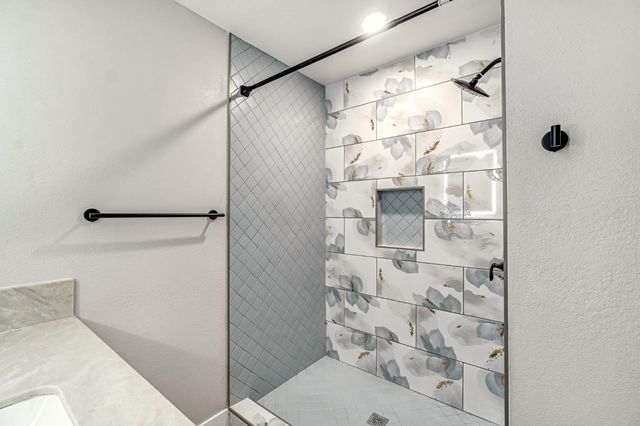 3038 E Sample Avenue, Fresno, CA 93710