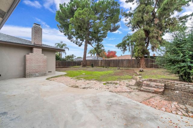 3038 E Sample Avenue, Fresno, CA 93710