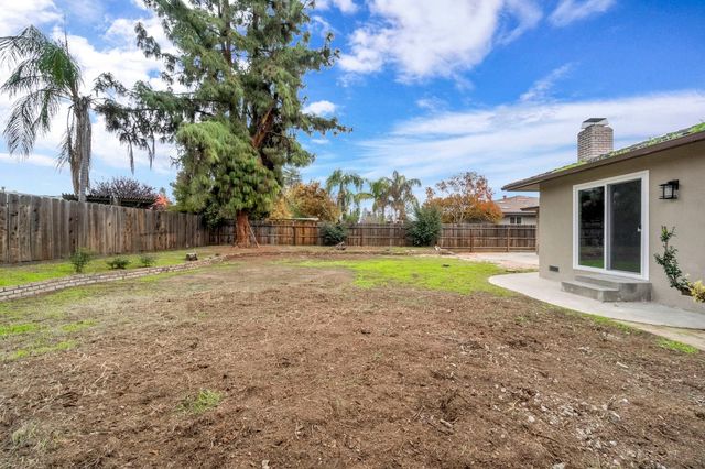 3038 E Sample Avenue, Fresno, CA 93710