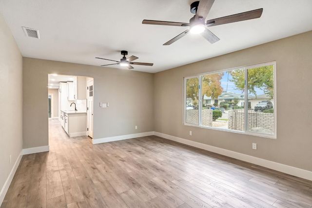 3038 E Sample Avenue, Fresno, CA 93710