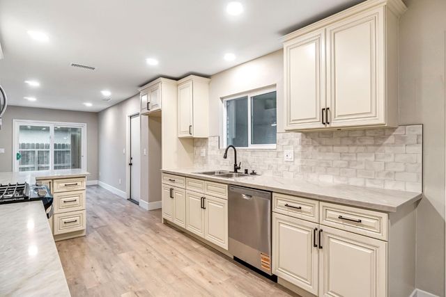 3038 E Sample Avenue, Fresno, CA 93710