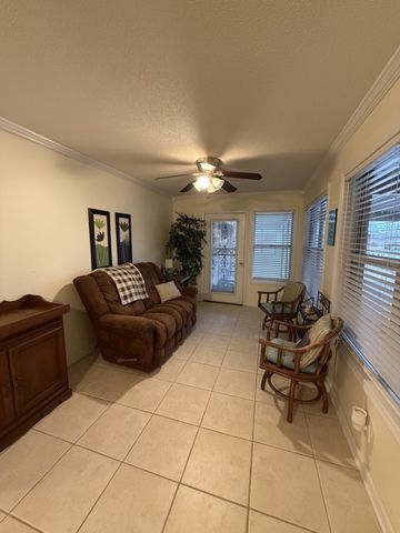 405 Robins St, E, Lawrenceburg, TN 38464