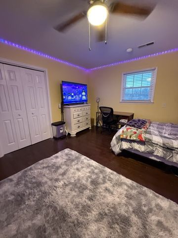 405 Robins St, E, Lawrenceburg, TN 38464