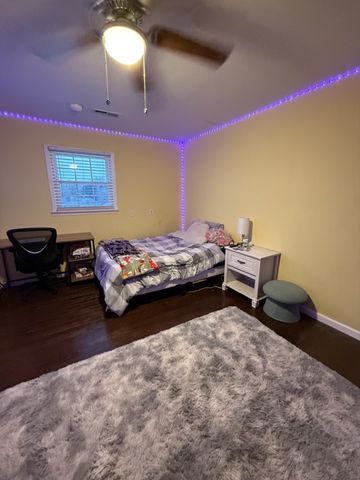 405 Robins St, E, Lawrenceburg, TN 38464