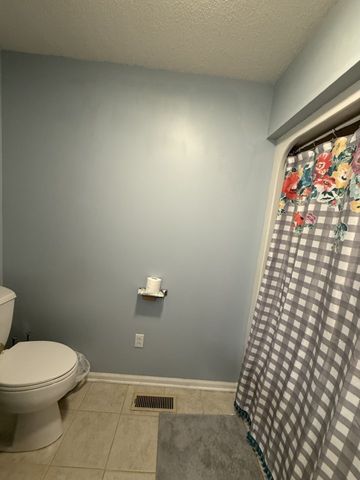 405 Robins St, E, Lawrenceburg, TN 38464