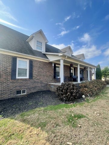 405 Robins St, E, Lawrenceburg, TN 38464