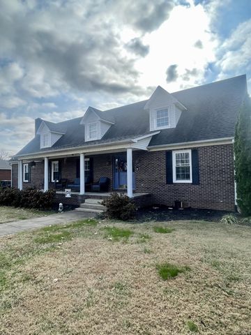 405 Robins St, E, Lawrenceburg, TN 38464