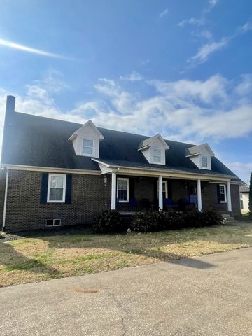 405 Robins St, E, Lawrenceburg, TN 38464