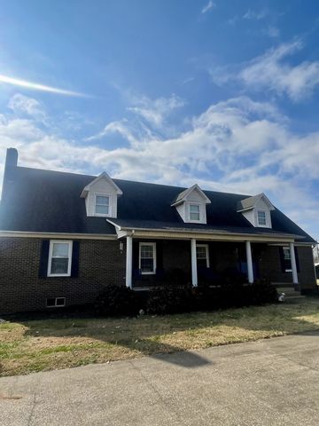 405 Robins St, E, Lawrenceburg, TN 38464