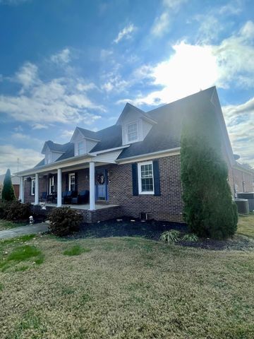 405 Robins St, E, Lawrenceburg, TN 38464