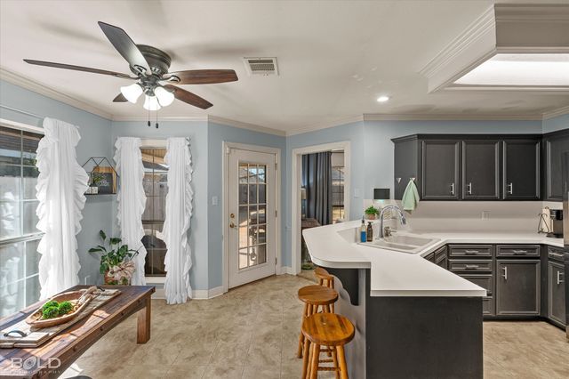 2113 Starling Drive, Bossier City, LA 71111