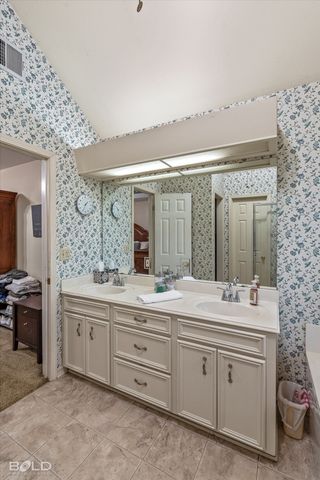 2113 Starling Drive, Bossier City, LA 71111