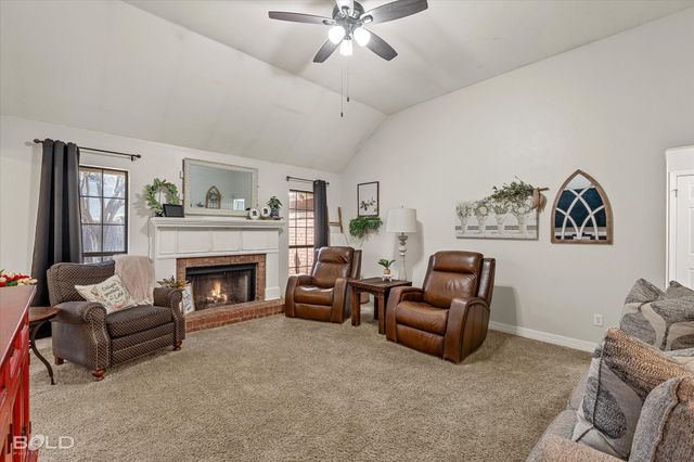 2113 Starling Drive, Bossier City, LA 71111