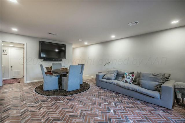 615 S SHORE Drive, Amarillo, TX 79118