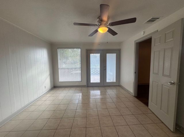 3701 Meadowbrook Drive B, Fort Worth, TX 76103