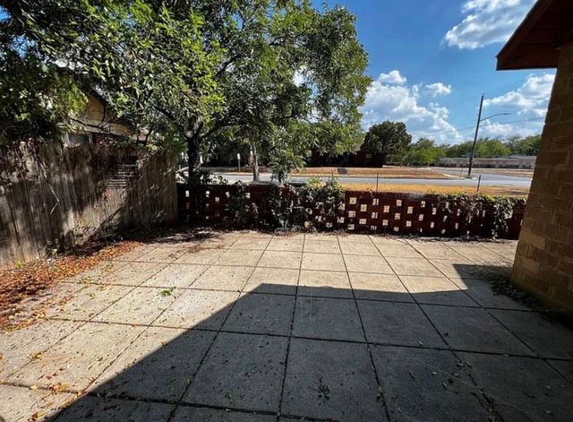 3701 Meadowbrook Drive B, Fort Worth, TX 76103