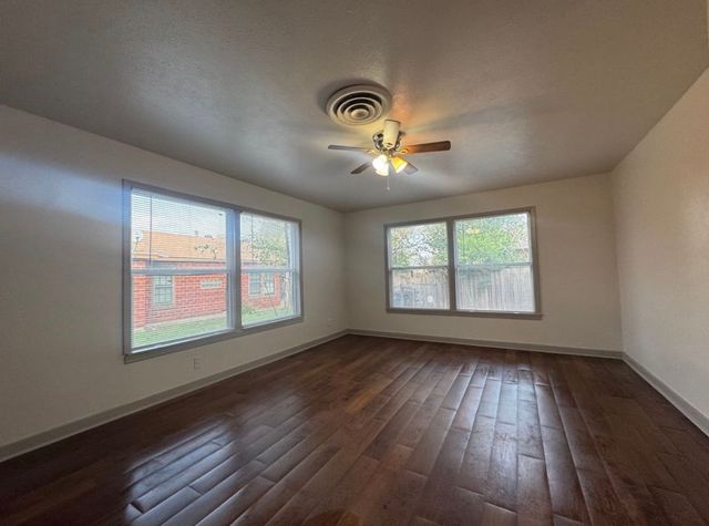 3701 Meadowbrook Drive B, Fort Worth, TX 76103